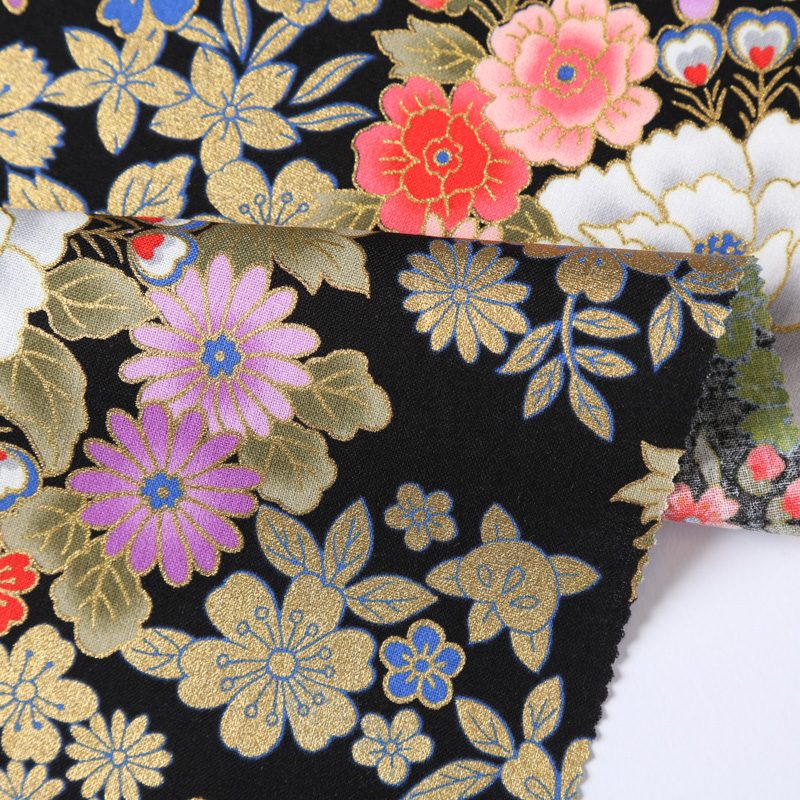 和風柄 開花シリーズ 1750-47 シーチング生地に花柄や彩り豊かな菊や扇模様が描かれております / Japanese pattern flowering series 1750-47 Flower patterns and colorful chrysanthemum and fan patterns are drawn on the sheeting fabric.