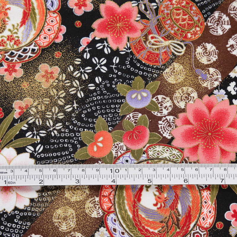 和風柄 開花シリーズ 1750-76 シーチング生地に花柄や彩り豊かな菊や扇模様が描かれております / Japanese Pattern  Flowering Series 1750-76 Flower patterns and colorful chrysanthemum and fan  
