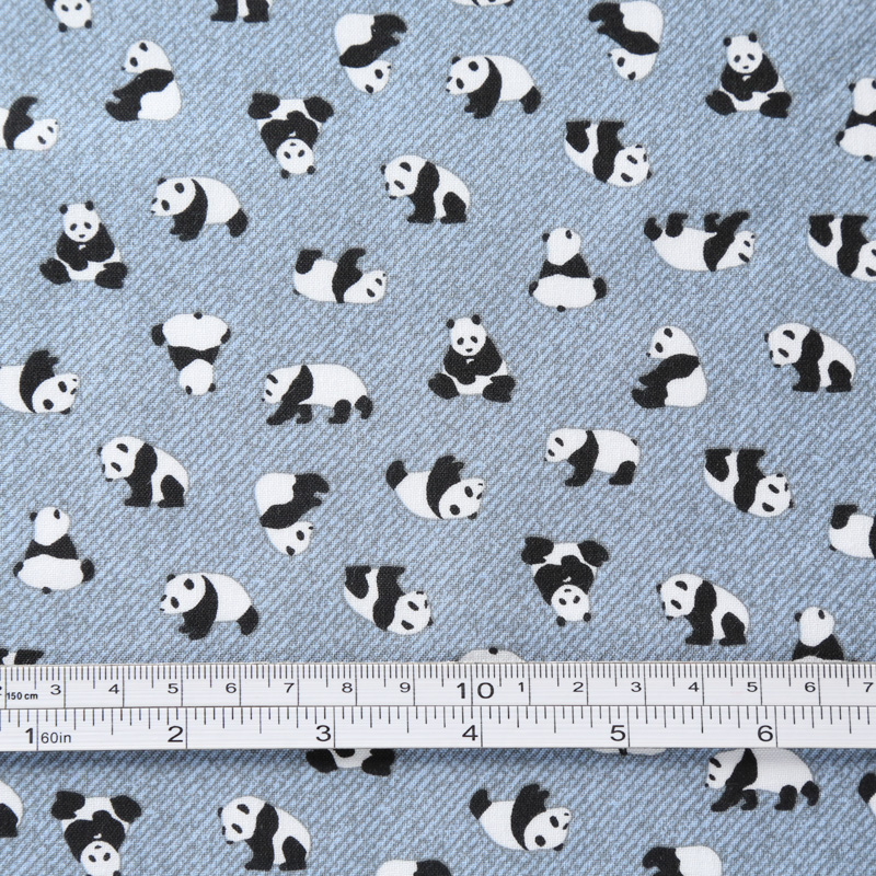 小花柄 8850-501 スケアー生地に小柄のパンダ(動物)が描かれています / Small floral pattern 8850-501 A  small panda (animal) is drawn on the scare fabric.