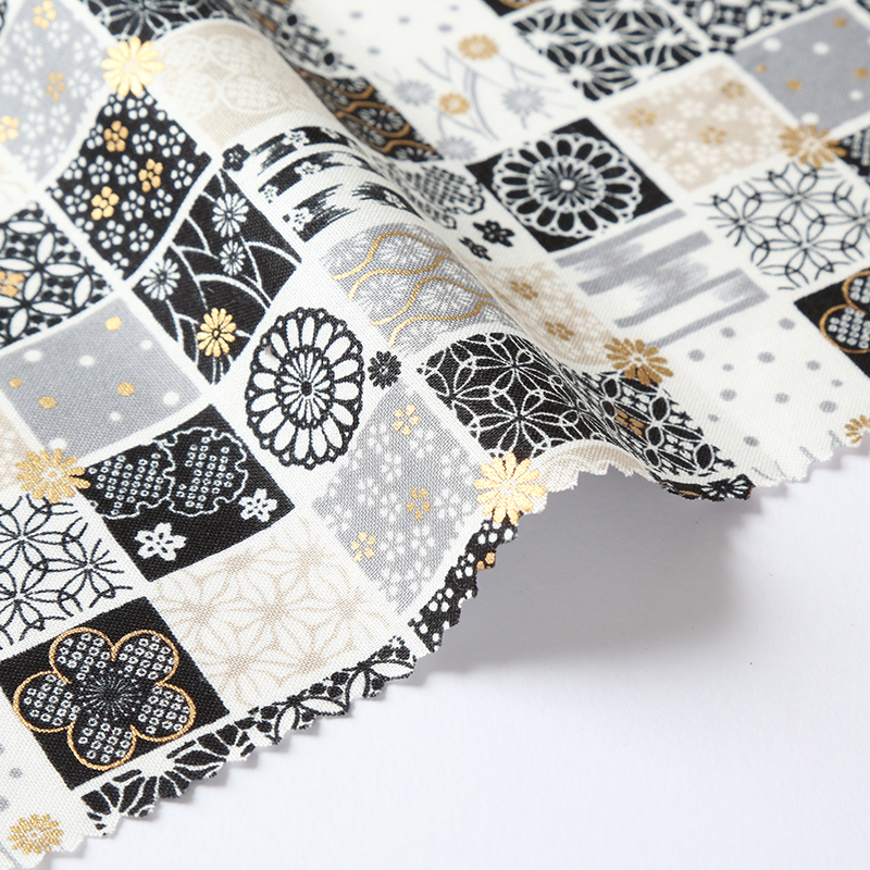 和柄  2000-108  シーチング生地で格子柄パッチワーク風の模様です/ Japanese Pattern 2000-108 It is made of sheeting fabric with a plaid patchwork style pattern.