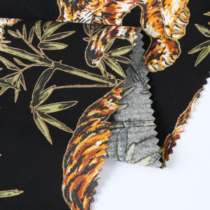 和柄シリーズ 2700-15 シーチング生地に虎や笹が描かれております/Japanese Pattern Series 2700-15 Sheeting fabric with tiger and bamboo grassc.