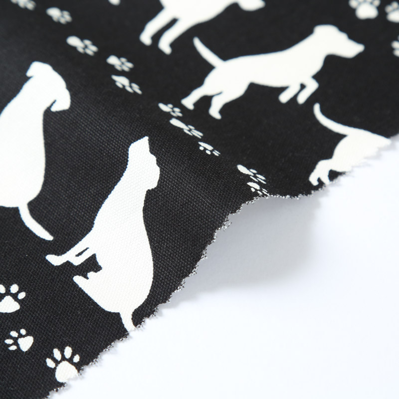 動物 46800-20 オックス生地に犬のシルエットが描かれております / Animal 46800-20 Ox fabric with dog  silhouette